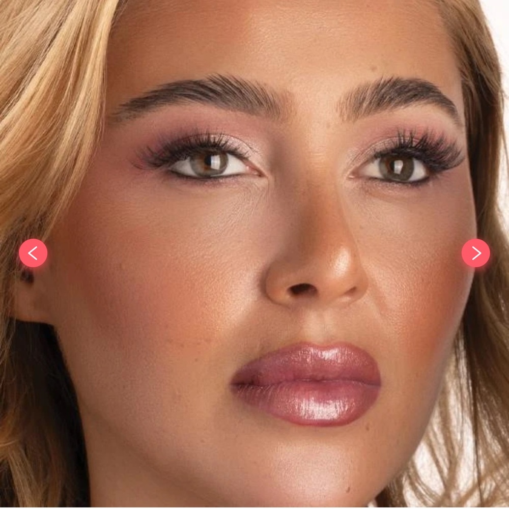 Farmasi Lip Gloss - Shimmering Peach - Picture 2 of 3